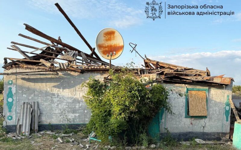 На Запоріжжі внаслідок ворожих обстрілів постраждали троє чоловіків та жінка