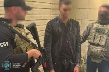 Спіймали «на гарячому» біля військового управління: у Києві викрили 17-річного навідника ракет