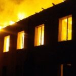 Наслідки нічної атаки: на Дніпропетровщині горіли поля, зруйновано ліцей, є поранений