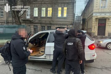 «Повний пакет» за $12 тисяч: у Дніпрі затримали адвоката, який «відмазував» від мобілізації