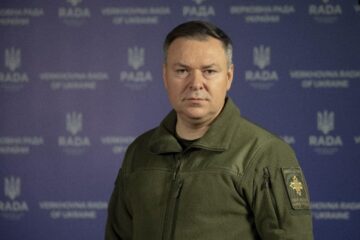 «Ми зробимо все, щоб вижити, зберегти державу й перемогти». Олександр Завітневич про вихід України з Оттавської конвенції