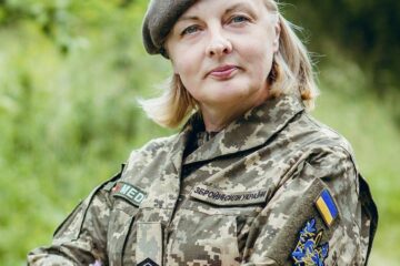 «Ми обоє тут, бо хтось мусить»: проста філософія подружжя, яке разом стало на захист країни