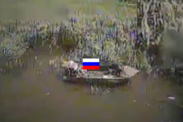 Намагався непомітно прослизнути: на Херсонщині знищили ворожий човен