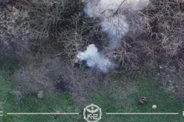 Кущі не врятували: український дрон знайшов та спопелив окупанта у його схованці