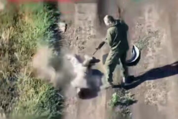 Куля в спину за намір здатися: дрон зняв, як росіяни страчують свого на Запоріжжі