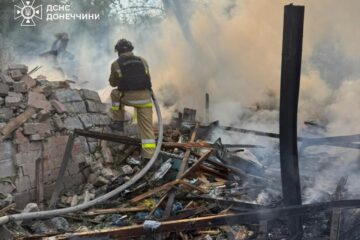 Окупанти знову вдарили по Костянтинівці на Донеччині, спалахнули кілька пожеж