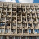 Удар по центру Сум: російський дрон влучив у будівлю облдержадміністрації