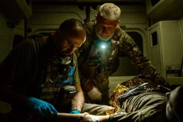 «Дякую за людяність та щоденну боротьбу»: Денис Шмигаль привітав медиків з професійним святом