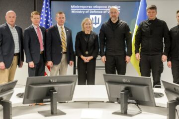 Україна та США обговорили двосторонню співпрацю щодо спільних виробництв БПЛА
