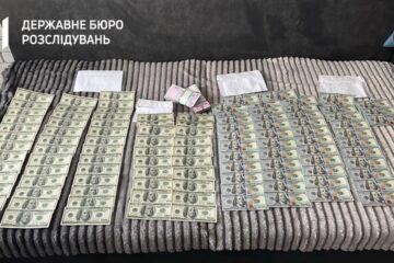 Заробляли на фіктивних документах для ухилянтів: викрили військового посадовця та підприємців