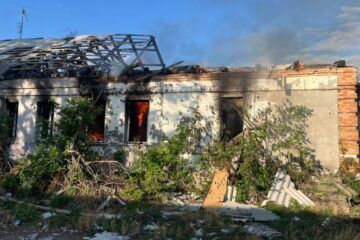 Ракетні удари та атаки дронів по Дніпропетровщині: в ОВА показали наслідки серії обстрілів
