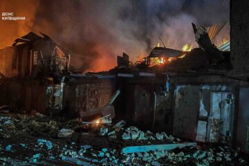 Наслідки нічної атаки по Києву: 19 постраждалих, уламки БПЛА впали в шести районах