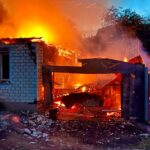 На Чернігівщині росіяни скинули вибухівку на поштаря