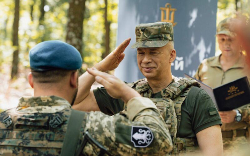 На Донеччині Головнокомандувач ЗСУ нагородив морпіхів