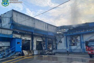Правоохоронці показали наслідки ударів по Харкову: є постраждалі