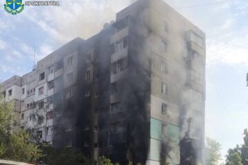 Окупанти атакували багатоповерхівку в Куп’янську: четверо поранених мирних жителів