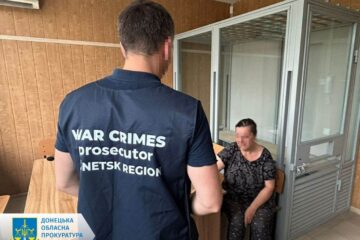 Наводила російську зброю — викрито інформаторку зі Святогірська
