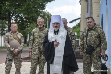 Митрополит Сімферопольський і Кримський Климент: «Моя душа в церкві, а серце — в бригаді»