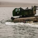 Річка по коліно — морпіхи провели навчання з форсування важкою технікою водної перешкоди