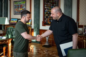 Президент під час зустрічі з Міністром оборони сказав, що Україні потрібно більше позитивної динаміки у відносинах з США