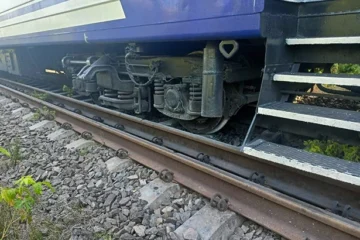 На Закарпатті зійшли з рейок три вагони пасажирського поїзда Укрзалізниці