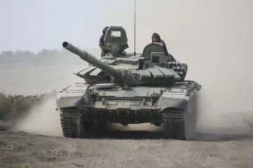 Окупанти почали їздити на моноколесі та використовувати танки як артилерію