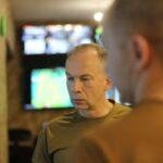 Фортифікації, антидронові тунелі й боротьба з ДРГ: Головнокомандувач ЗСУ на Донеччині