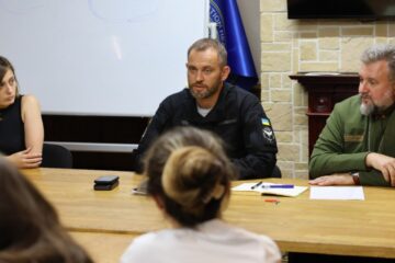 У Коордштабі відбулася зустріч з родичами незаконно засуджених у росії оборонців та цивільних осіб