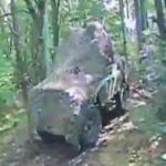 Не рятує ні РЕБ, ні сітки — оптоволоконні дрони «Гарту» знайшли замасковані цілі росіян під Вовчанськом