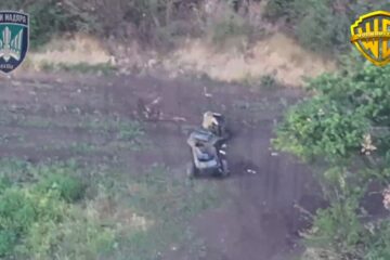 Навіть РЕБ не врятував — «Птахи Мадяра» вполювали 12 ворожих мотоциклістів