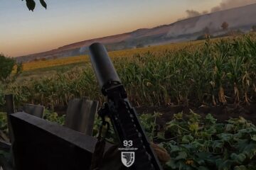 «Пильні дороги і задимлені хати»: бійці показали життя щойно деокупованого села