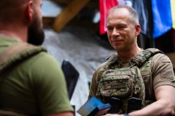 Відбили ще три села — Головком ЗСУ відвідав воїнів, які тримають оборону на Покровському напрямку
