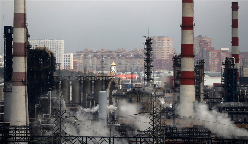 Московський нафтопереробний завод.