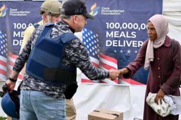 Віткофф відвідав центр розподілу гуманітарної допомоги у Смузі Гази