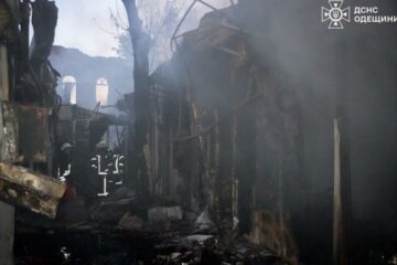 У Одеській області через ворожі обстріли горіли радіоринок, гуртожиток та приватний дім