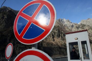 П’ятеро українців оголосили голодування на кордоні Росії та Грузії і вимагають консула