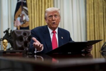 Трамп: “Путін не повинен до мене зустрічатися із Зеленським”