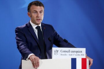 Макрон: Франція, Німеччина і Британія «рішуче налаштовані підтримувати Україну»