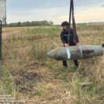 На Харківщині під час сільгоспробіт виявили нездетоновану авіабомбу