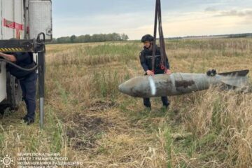 На Харківщині під час сільгоспробіт виявили нездетоновану авіабомбу