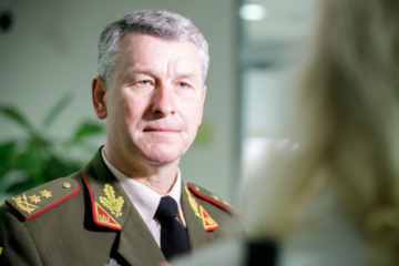 У Литві за звинуваченням у шахрайстві судитимуть екскомандувача армії