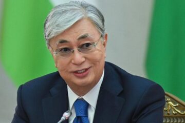 “Небезпечно, коли державу вважатимуть просто територією і намагатимуться поділити”: Зеленський поговорив із Токаєвим