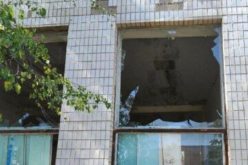 Армія РФ поранила на Дніпропетровщині людину, понівечила базу відпочинку та будинки