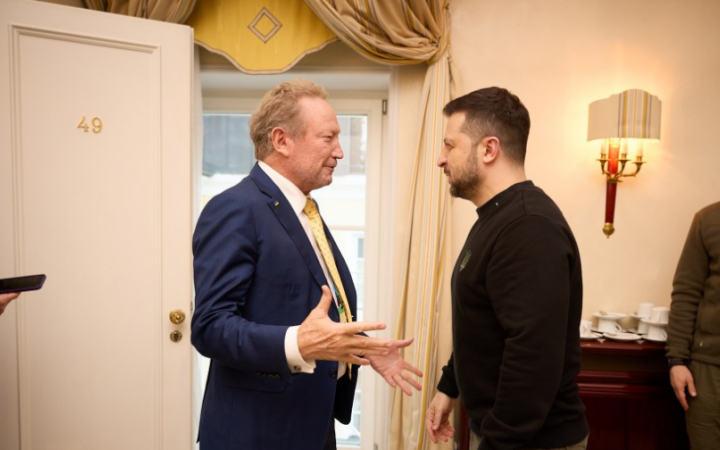 Зустріч президента України Володимира Зеленського з австралійським бізнесменом і філантропом, засновником однієї з найбільших гірничодобувних компаній світу <i>Fortescue Metals Group (FMG)</i> Ендрю Форрестом у Мюнхені.
