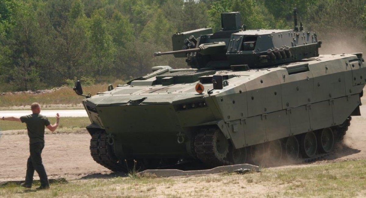 Польська БМП Borsuk під час навчань Dragon 21