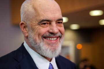 Politico: Албанія розглядає використання ШІ, щоб перемогти корупцію та вступити до ЄС