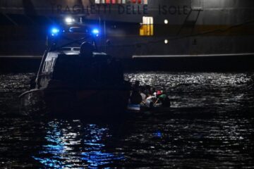 Мінімум 26 мігрантів загинули внаслідок аварії судна біля італійського острова Лампедуза