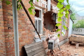 Дві людини загинули і одна поранена через російські обстріли Харківщини