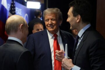 Bloomberg: Трамп повідомив Зеленському та європейським лідерам, що Путін хоче отримати від України весь Донбас