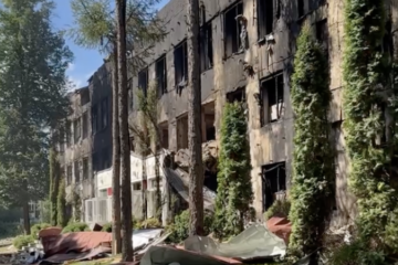 Під час нічної атаки в Сумах зруйновано корпус державного університету